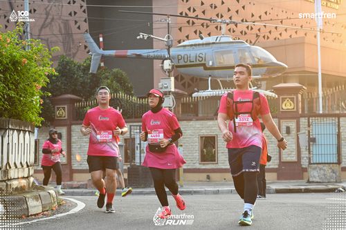 Race photo from Smartfren Run 2025 