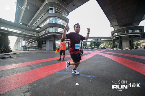 Race photo from Nu Skin Run 10K