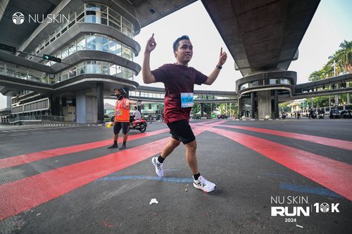 Race photo from Nu Skin Run 10K
