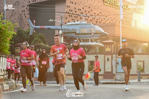 Race photo from Smartfren Run 2025 