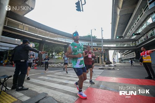 Race photo from Nu Skin Run 10K