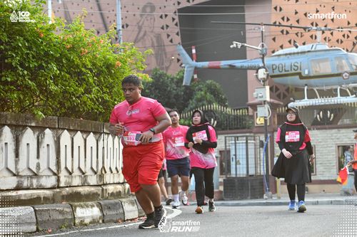 Race photo from Smartfren Run 2025 