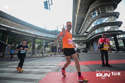 Race photo from Nu Skin Run 10K