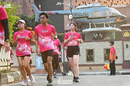 Race photo from Smartfren Run 2025 