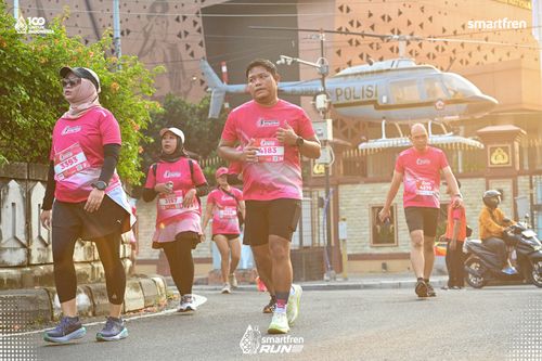 Race photo from Smartfren Run 2025 