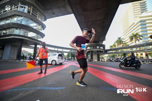 Race photo from Nu Skin Run 10K