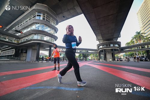 Race photo from Nu Skin Run 10K