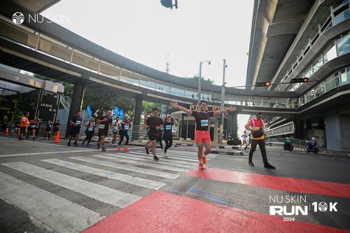 Race photo from Nu Skin Run 10K