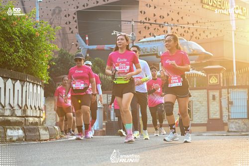 Race photo from Smartfren Run 2025 