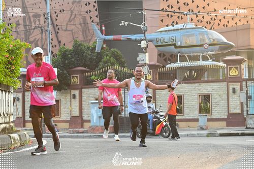 Race photo from Smartfren Run 2025 