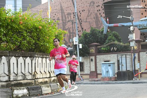 Race photo from Smartfren Run 2025 