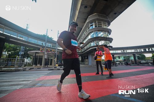 Race photo from Nu Skin Run 10K