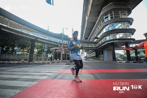 Race photo from Nu Skin Run 10K