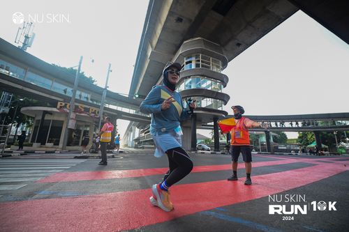 Race photo from Nu Skin Run 10K