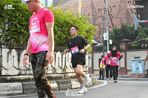 Race photo from Smartfren Run 2025 