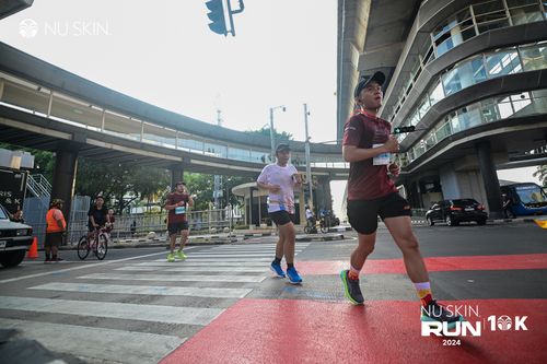 Race photo from Nu Skin Run 10K
