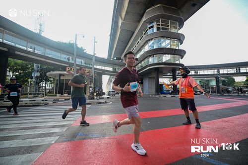 Race photo from Nu Skin Run 10K