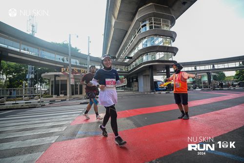 Race photo from Nu Skin Run 10K
