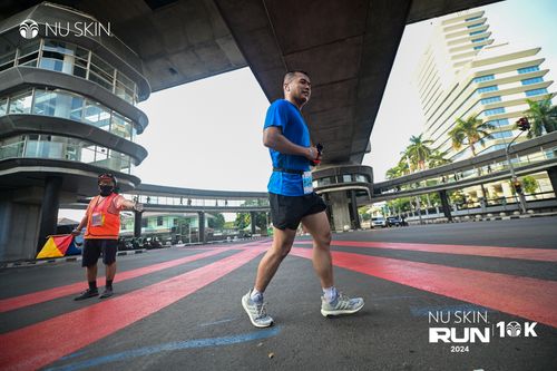 Race photo from Nu Skin Run 10K