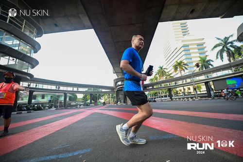 Race photo from Nu Skin Run 10K