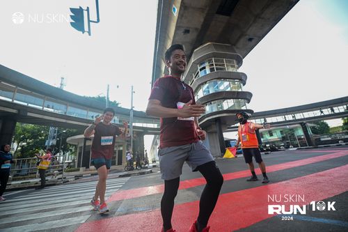 Race photo from Nu Skin Run 10K