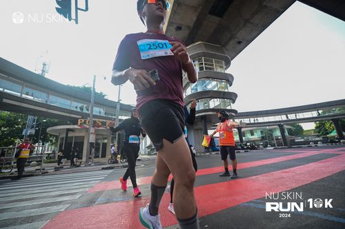 Race photo from Nu Skin Run 10K