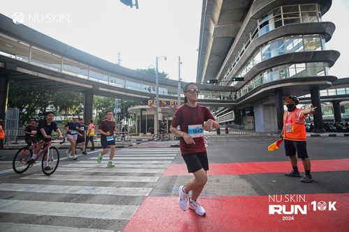 Race photo from Nu Skin Run 10K
