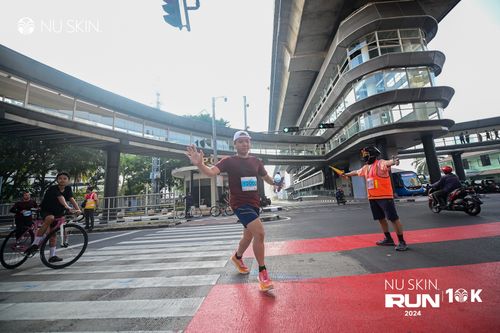 Race photo from Nu Skin Run 10K