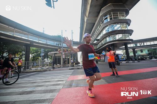 Race photo from Nu Skin Run 10K