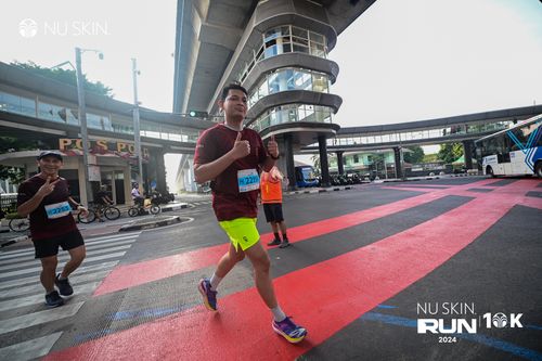 Race photo from Nu Skin Run 10K