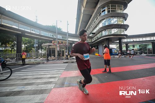 Race photo from Nu Skin Run 10K