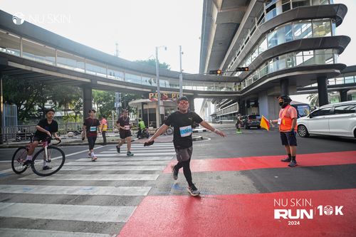 Race photo from Nu Skin Run 10K
