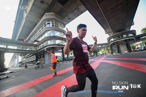 Race photo from Nu Skin Run 10K