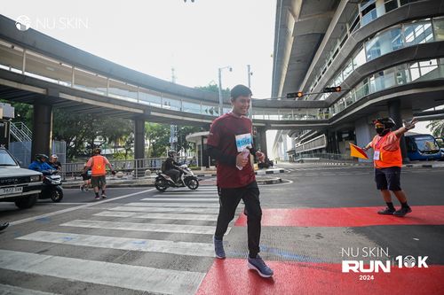 Race photo from Nu Skin Run 10K
