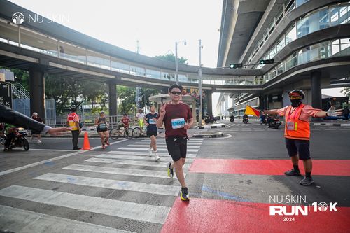 Race photo from Nu Skin Run 10K