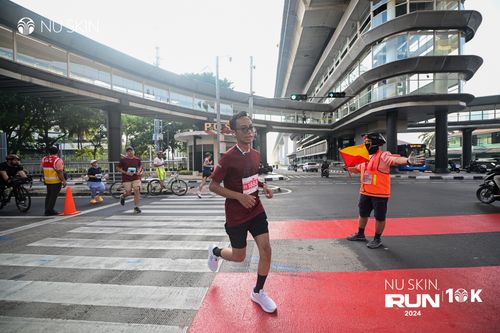 Race photo from Nu Skin Run 10K