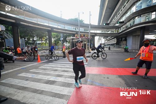 Race photo from Nu Skin Run 10K