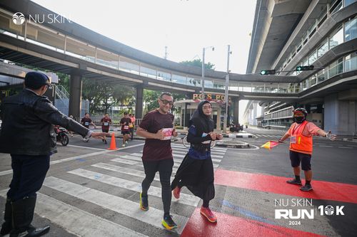 Race photo from Nu Skin Run 10K