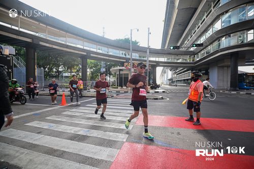 Race photo from Nu Skin Run 10K