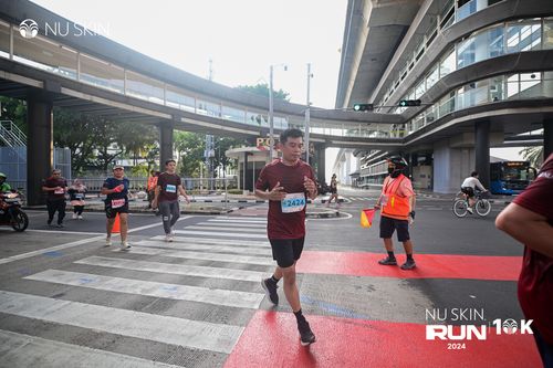 Race photo from Nu Skin Run 10K