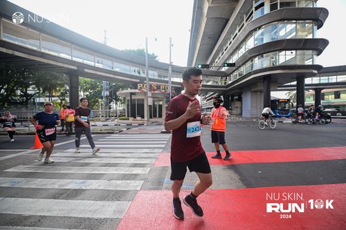 Race photo from Nu Skin Run 10K