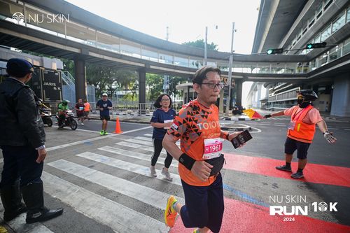 Race photo from Nu Skin Run 10K