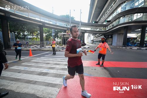 Race photo from Nu Skin Run 10K