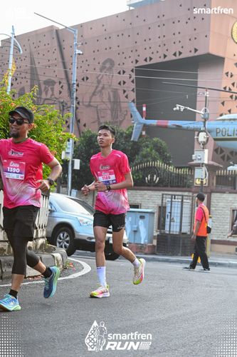 Race photo from Smartfren Run 2025 