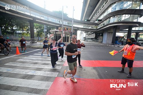 Race photo from Nu Skin Run 10K