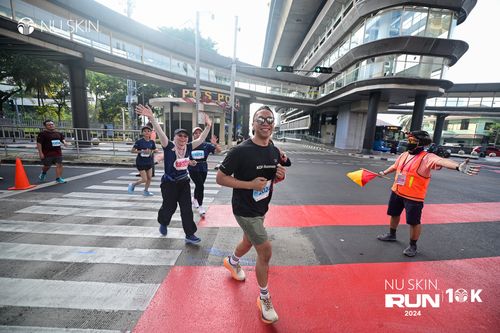 Race photo from Nu Skin Run 10K