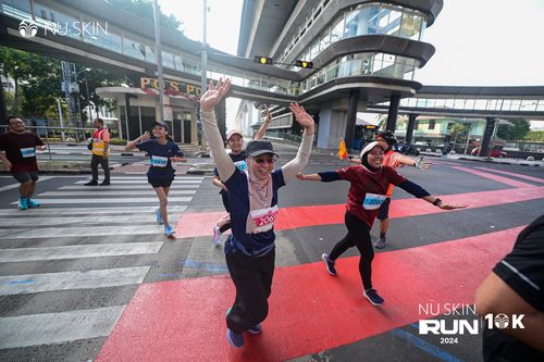 Race photo from Nu Skin Run 10K