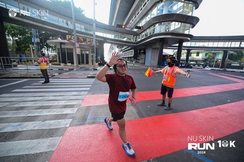 Race photo from Nu Skin Run 10K