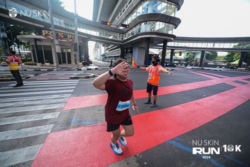 Race photo from Nu Skin Run 10K