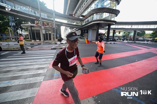 Race photo from Nu Skin Run 10K